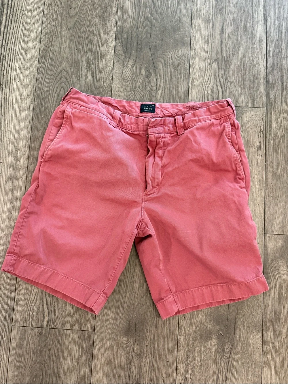J Crew Stanton Nantucket Coral Red Flat Front Men’s Size: 33 Cotton Shorts